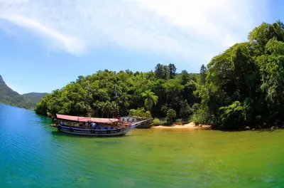 Snorkeling Ilha Grande: Three beaches by schooner