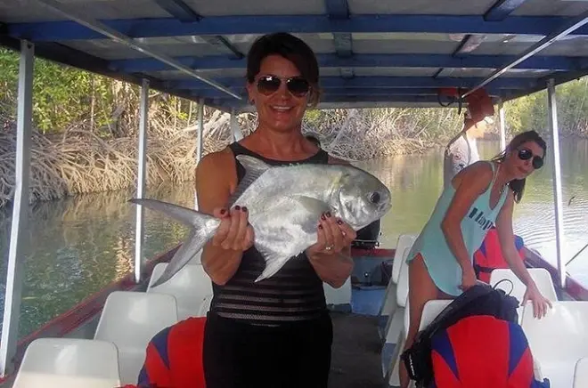 Pesca en manglares de isla Damas con salida desde Manuel Antonio