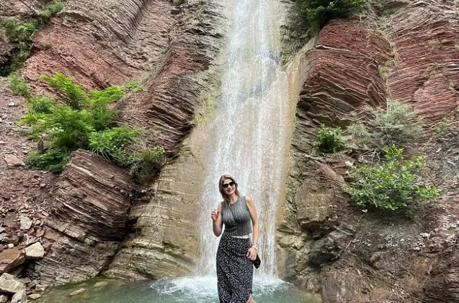 Shëngjergj Wasserfall & Abendessen bei Sonnenuntergang ab Tirana