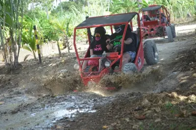 Punta Cana ab Santo Domingo: ATV-Tour zu Höhlen und Macao-Strand