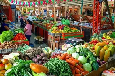 Tour por el mercado La Alameda en Cali: Prueba lulo y otros sabores