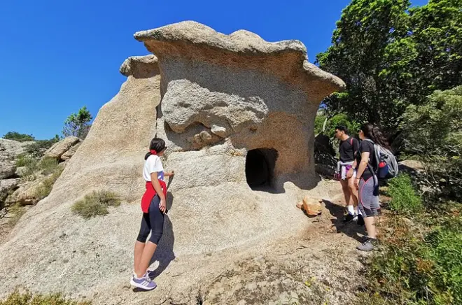 4x4 tour Sardinia: Baronia's mountains and sea