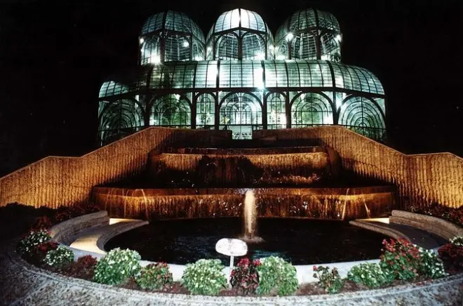Curitiba nocturne : Dîner italien et monuments illuminés
