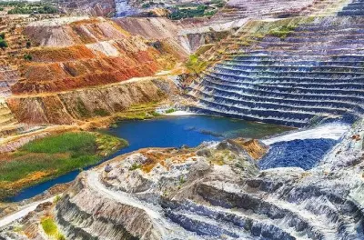 Milos tour: Sarakiniko, Papafragas & Mining Museum