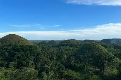 Bohol Tagesausflug ab Cebu: Chocolate Hills & Loboc River