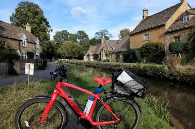 Tour en bici eléctrica por Cotswolds: Pueblos y ruinas romanas