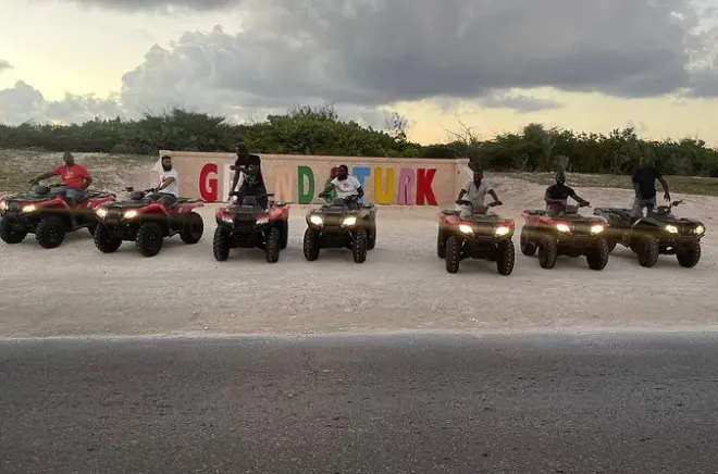 Grand Turk en ATV con acceso privado a zonas off-road exclusivas