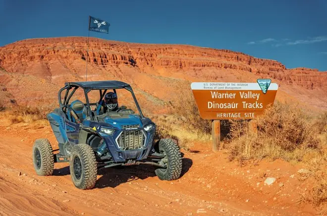 Sand Hollow guida UTV: Orme di dinosauro e dune