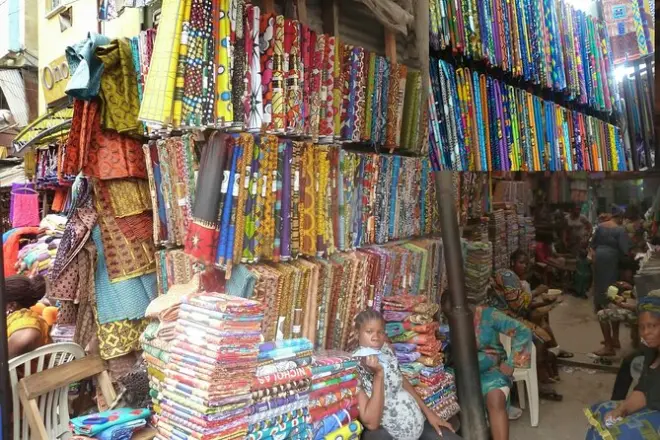 Mercati di Lagos con guida, il più grande mercato d’arte africano