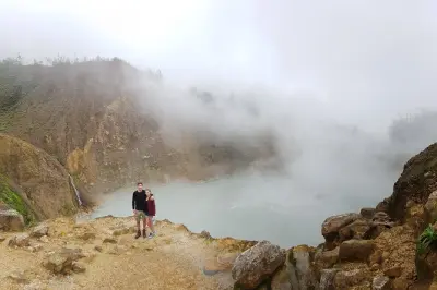 Boiling Lake Hike Dominica: Volcanic crater and thermal springs