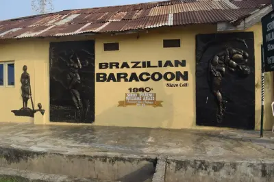 8 Tage Lagos–Accra: Sklavenhandel und lebhafte Märkte erleben