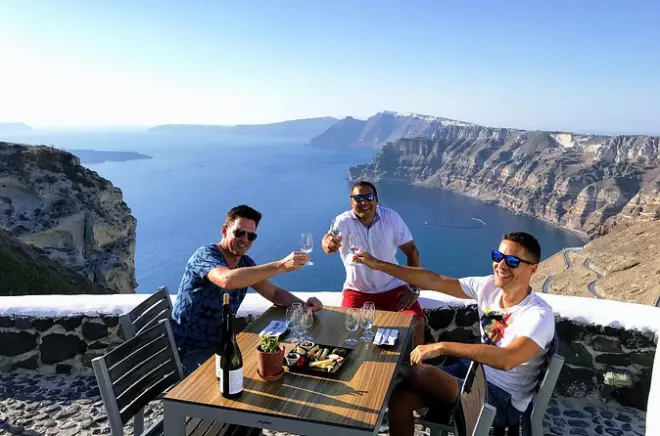 Santorini Food & Wine Tour: Wineries & Beach Dinner