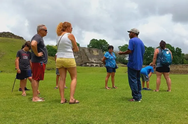 Ruinas mayas de Altun Ha con guía privado desde Belize City