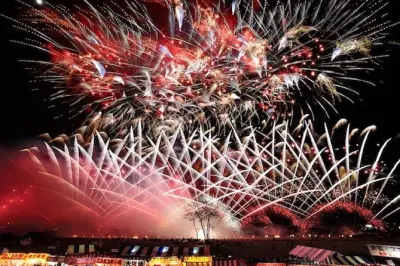 Jigokudani Schneeaffen & Ebisu-ko Feuerwerk in Nagano