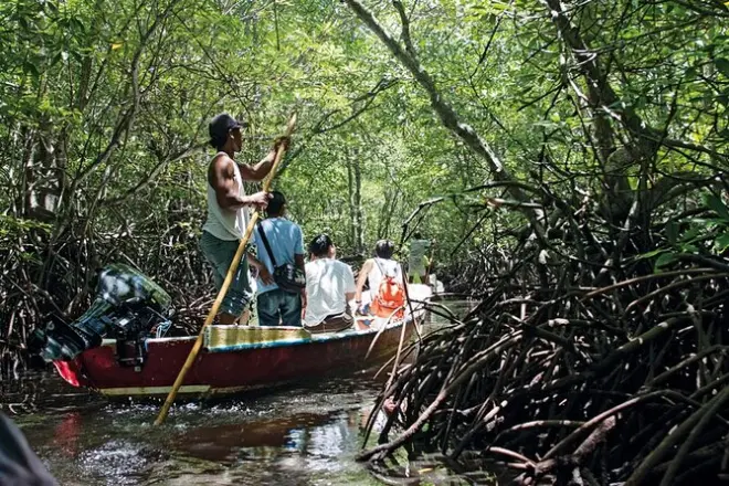 Kajakfahren im Mangrovenwald von Nusa Lembongan: Private Tour