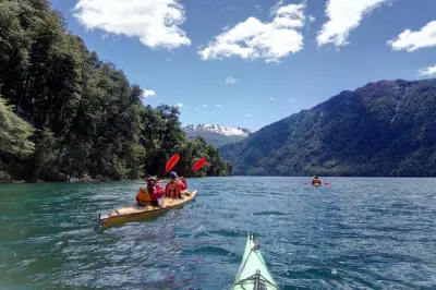 Caiaque no lago Mascardi e caminhada na floresta patagônica