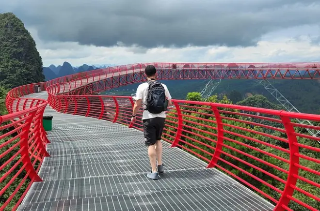 Yangshuo Ruyi Peak tour from Guilin: Cable car and glass skywalk