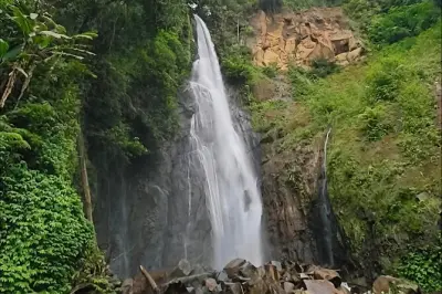 Jakarta hidden waterfall trek: Rainforest & botanical gardens