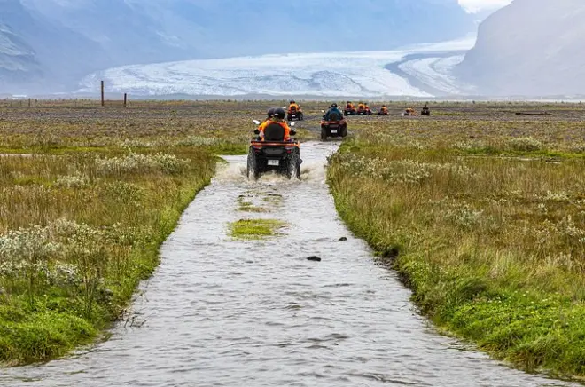 Quad à Skaftafell : Traversez rivières glaciaires et sable noir