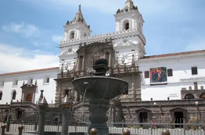 Quito city tour e teleférico: Passeio privado com guia