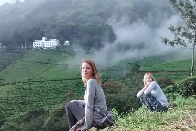 De Kochi a Munnar: Plantaciones de té y cascadas en un día