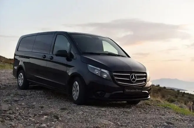 Transfert privé de Chefchaouen à Tanger en minivan climatisé