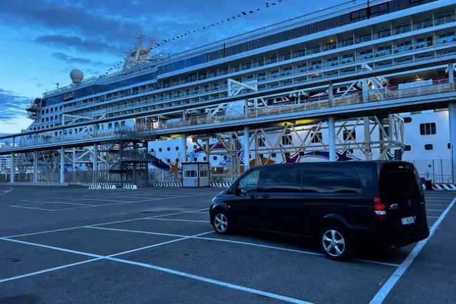Privater Transfer von Civitavecchia zum Flughafen Fiumicino oder Rom