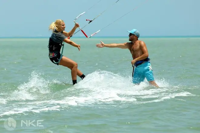 Clases de kitesurf en El Gouna: Aprende con instructores IKO