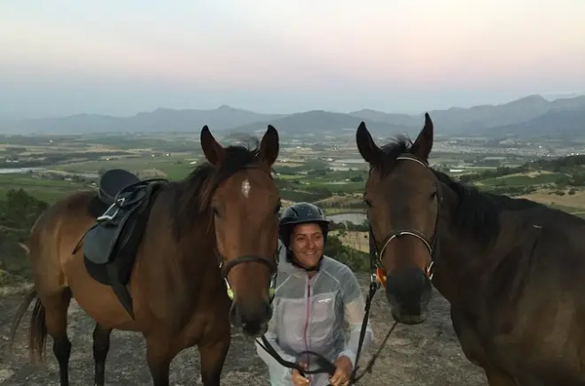 Evening Horse Trail Stellenbosch: Sunset Ride with Wine & Snacks