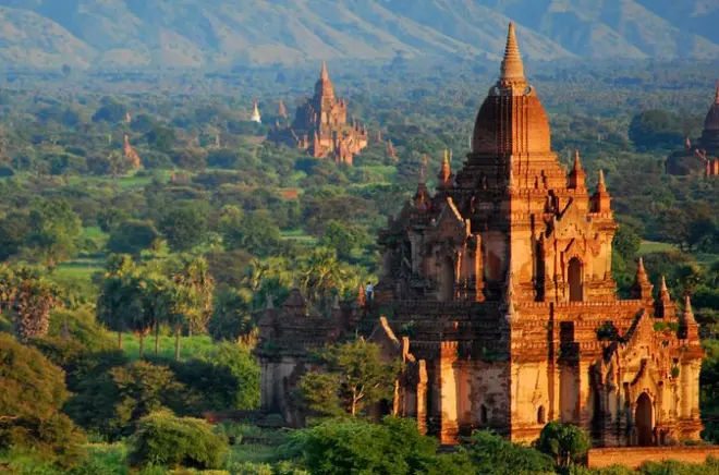 Tour de meio dia pelas pagodas de Bagan: Quatro templos famosos