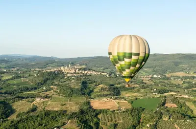 Vuelo en globo sobre San Gimignano y la Toscana por 1 hora