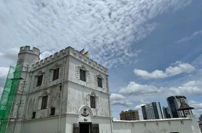 Tour di Kuching e forte Margherita: Storia coloniale