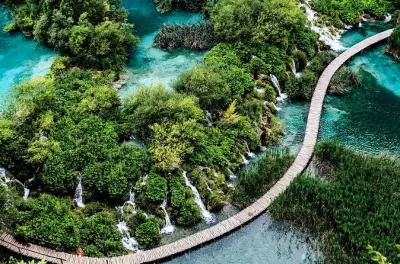 Tour privado pelos lagos de Plitvice saindo de Zadar: Lagos superiores e inferiores