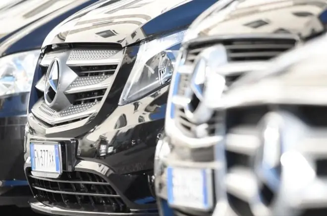 Privater Transfer von Neapel nach Positano: Mercedes mit Fahrer
