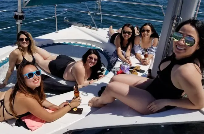 Passeio de catamarã privado na baía de San Diego para até 6 pessoas