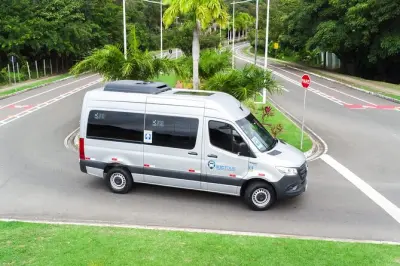 Airport to Salvador Hotels: Private Transfer with WiFi