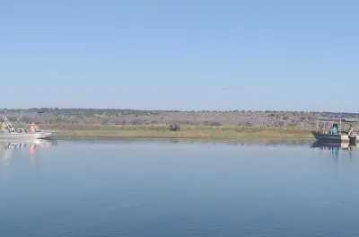 Chobe-Nationalpark Tagesausflug: Pirschfahrt & Flussfahrt