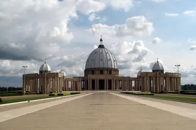 Yamoussoukro day trip from Abidjan: World's largest basilica