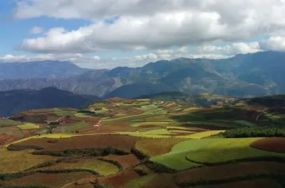 Dongchuan Red Land 2 días desde Kunming con traslado privado