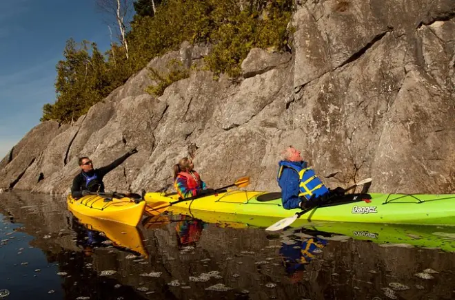Caiaque no rio Saint John: Fósseis, Reversing Falls e vida selvagem