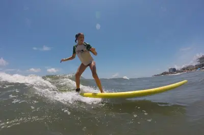 Leçons de surf à Folly Beach : Apprenez à surfer