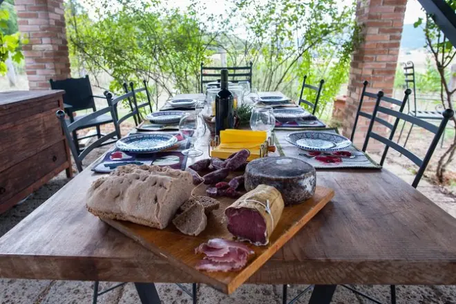 Abendessen bei Einheimischen in Castellammare del Golfo mit Show Cooking