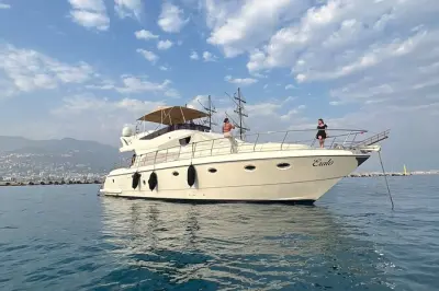 Tour privato in yacht ad Alanya: Sette luoghi e grotte