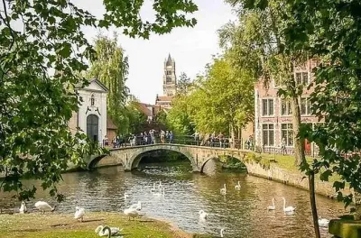 Bruges & Ghent Tour: Chocolate Tasting & Boat Ride