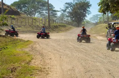 Passeio de ATV em Playa Flamingo: Praias e trilhas na selva