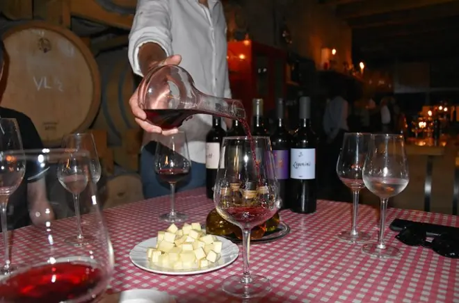 Dégustation privée de vins à Hvar avec dîner traditionnel