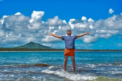 Scopri la vera repubblica dominicana con un giorno tra passeggiate a cavallo, avventure in quad, visite a fattorie locali e bagni in spiaggia—pranzo, attività e transfer inclusi.