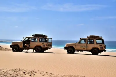 Boa Vista Jeep Tour: Santa Monica Beach & Desert Caves