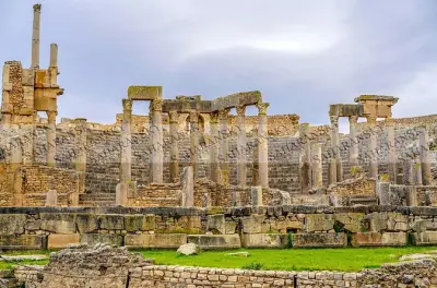 Dougga & Bulla Regia ab Tunis: Privates Auto mit Mittagessen