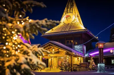 Santa Claus Village mit Rentier- und Husky-Schlittenfahrten
